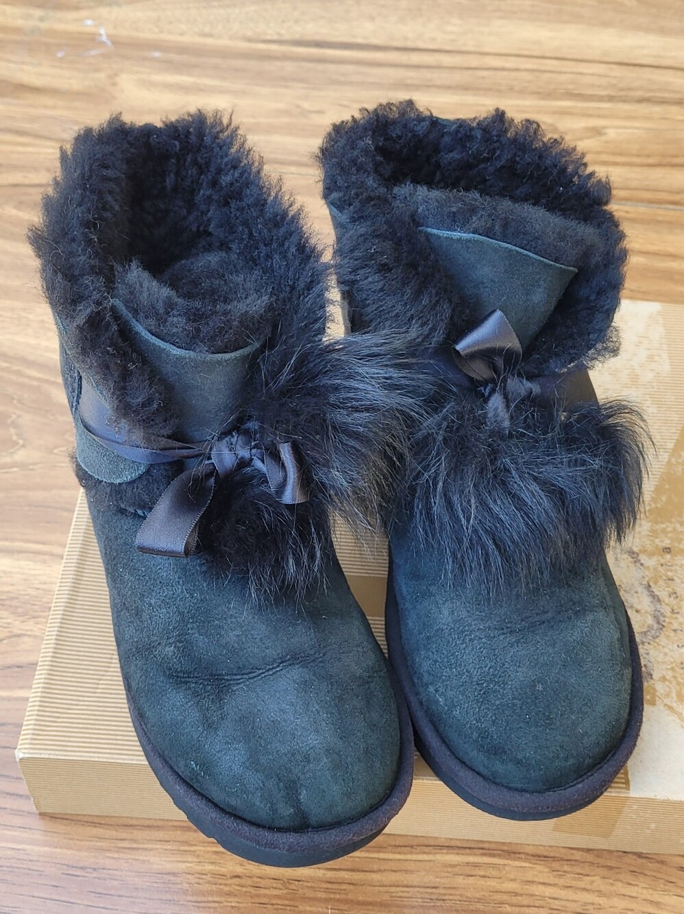 UGG Black Suede Fur-Trim Ankle Boots with Bow size 7